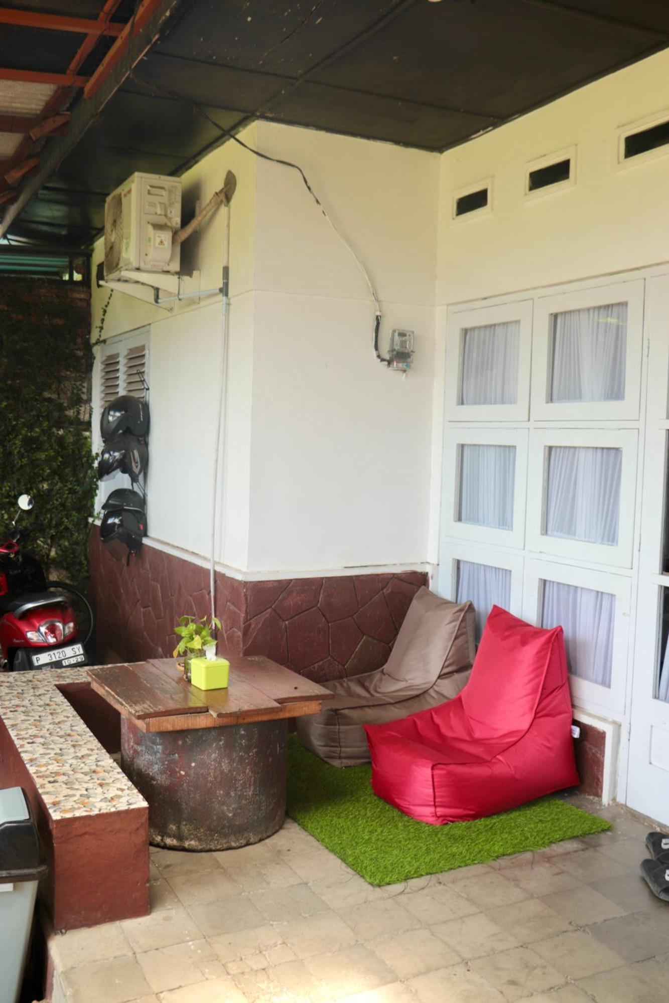 Ijen Backpacker Hostel Banyuwangi  Exterior photo