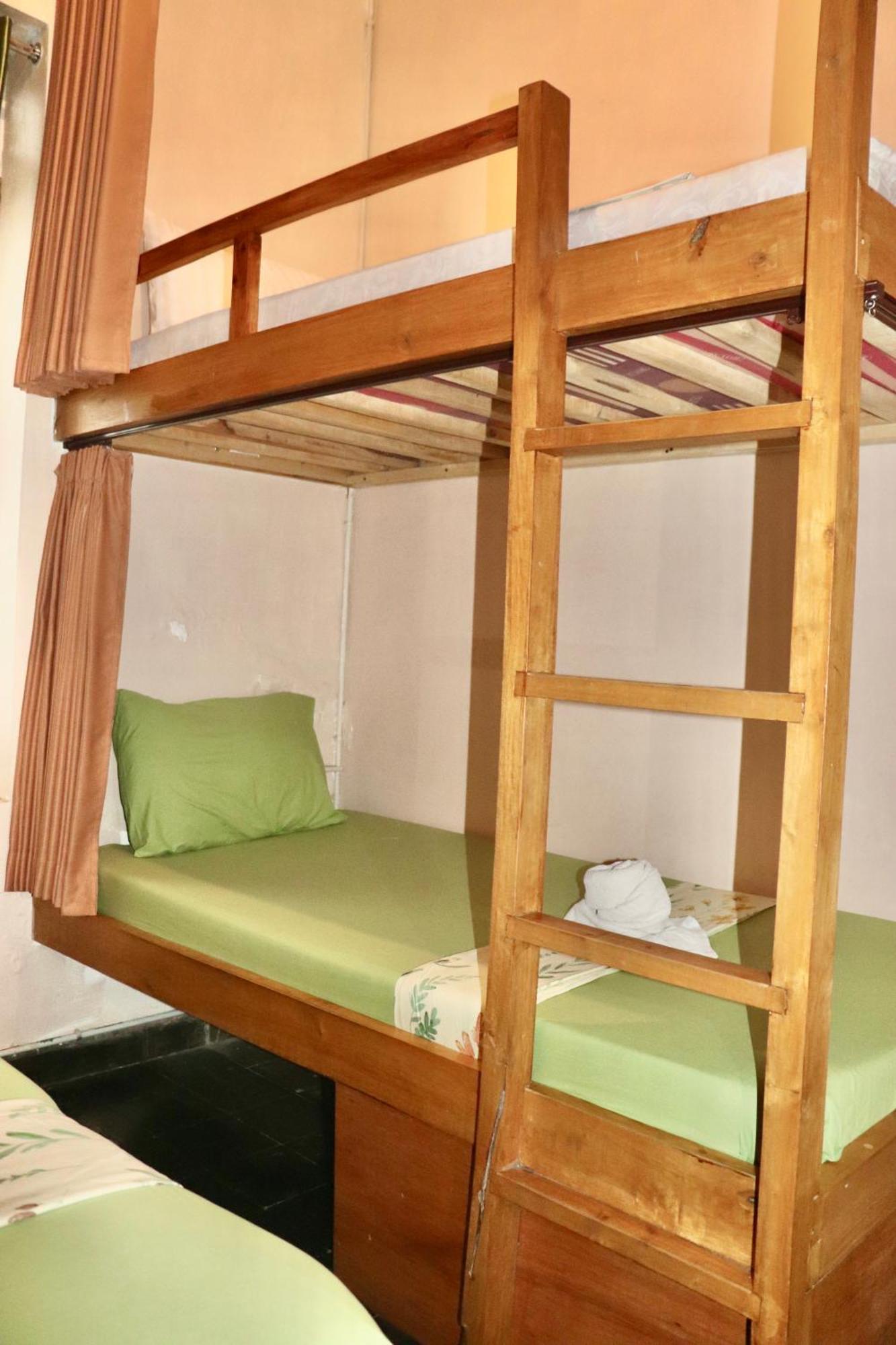 Ijen Backpacker Hostel Banyuwangi  Exterior photo